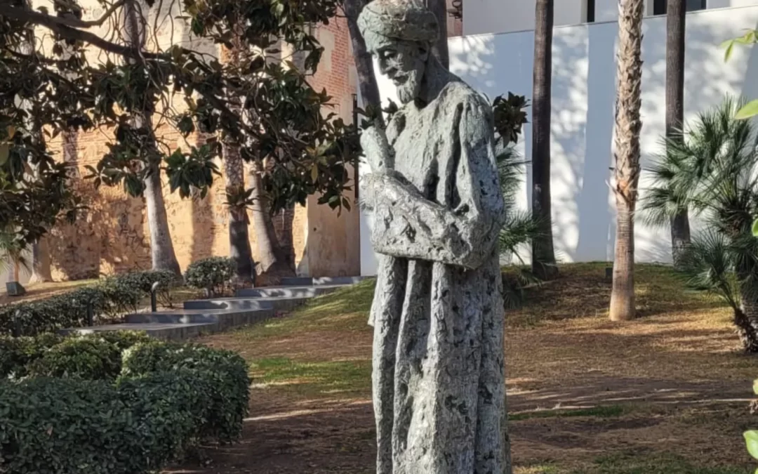 Traslado de escultura de Salomon Ibn Gabirol